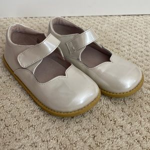 Livie and Luca size 13 Astrid Mary Jane in cream color
